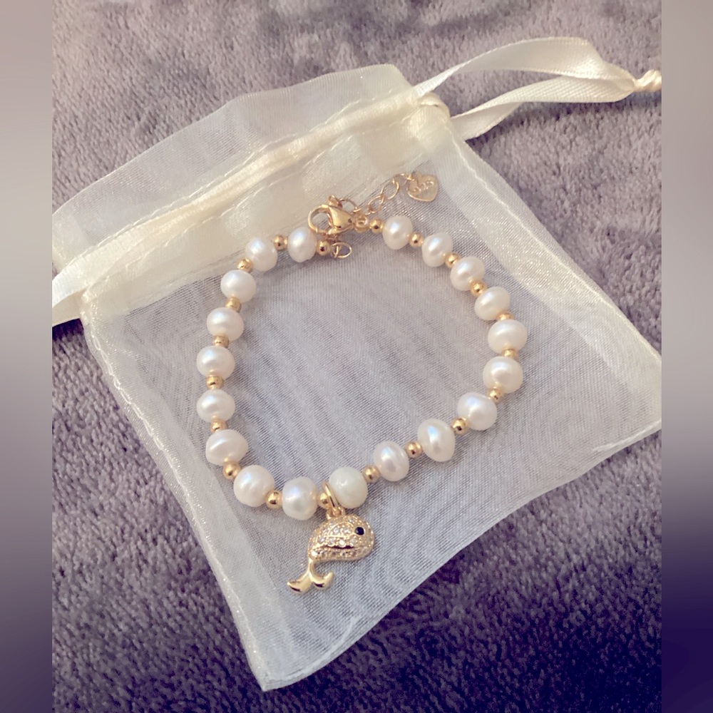 Luxury South Sea Pearl Bracelet – Gold Accents & Whale Charm